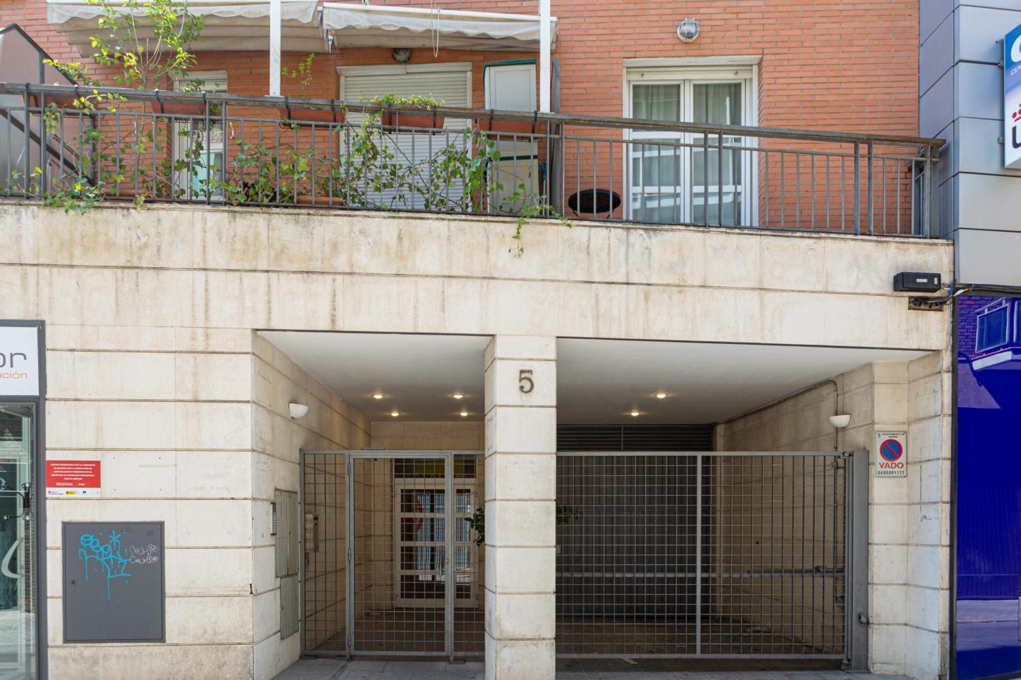 Cute 1 Bedroom Apartment With A Balcony Madrid Esterno foto