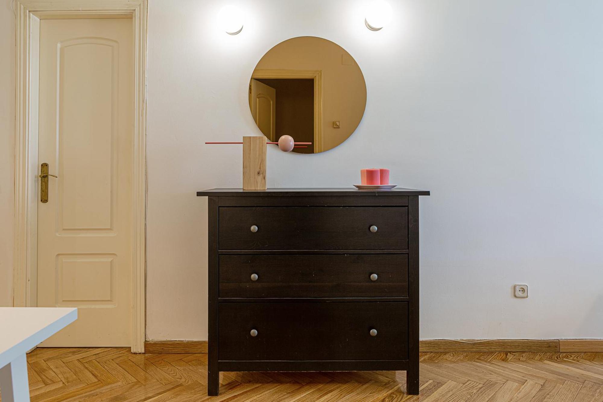 Cute 1 Bedroom Apartment With A Balcony Madrid Esterno foto