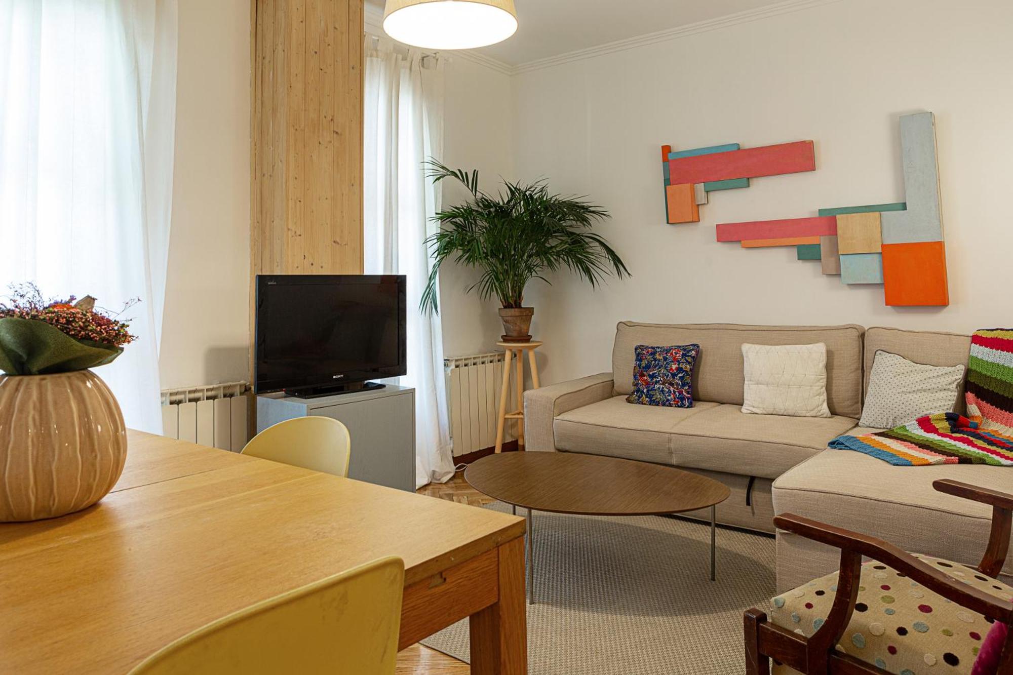 Cute 1 Bedroom Apartment With A Balcony Madrid Esterno foto