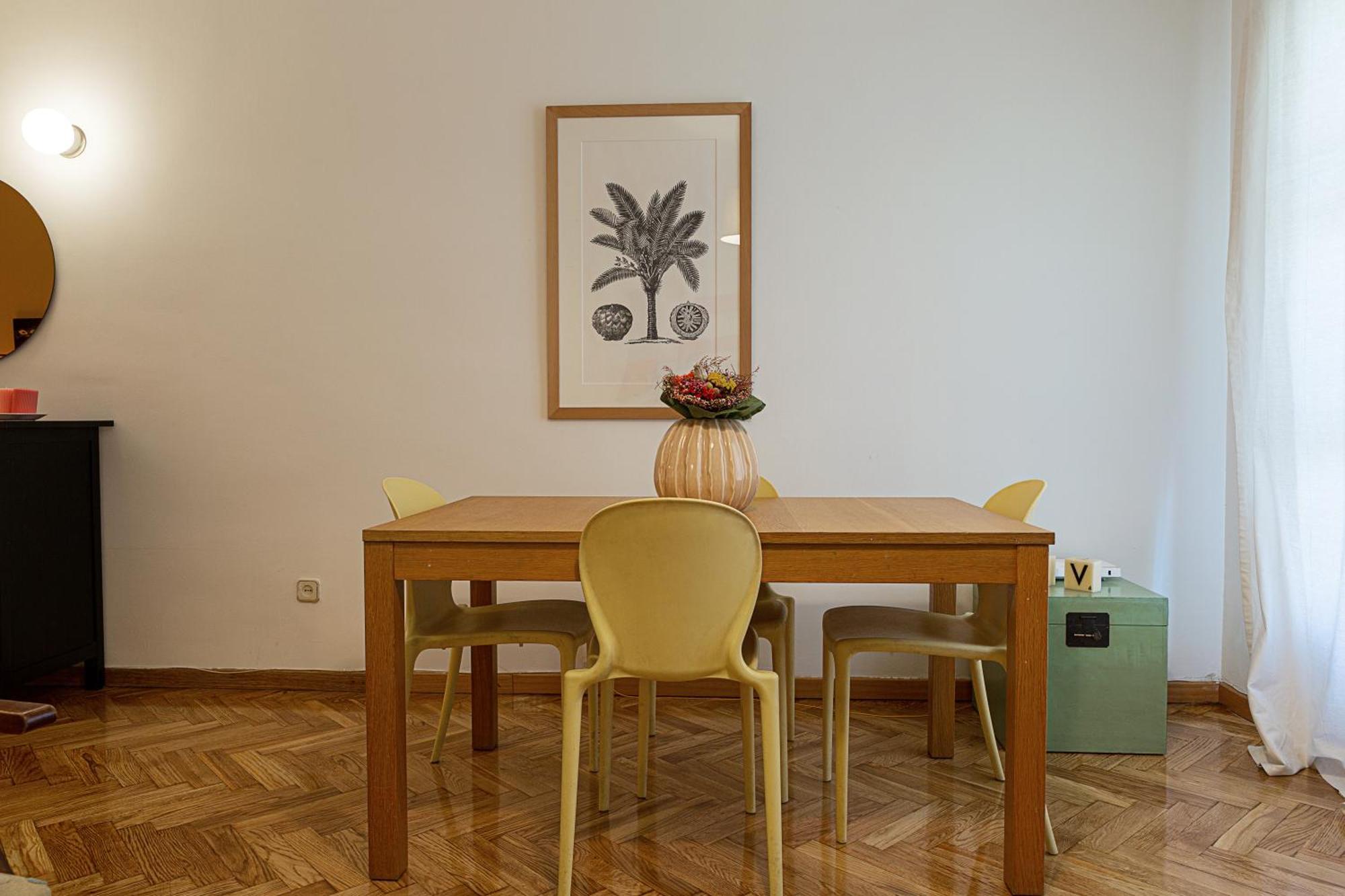 Cute 1 Bedroom Apartment With A Balcony Madrid Esterno foto