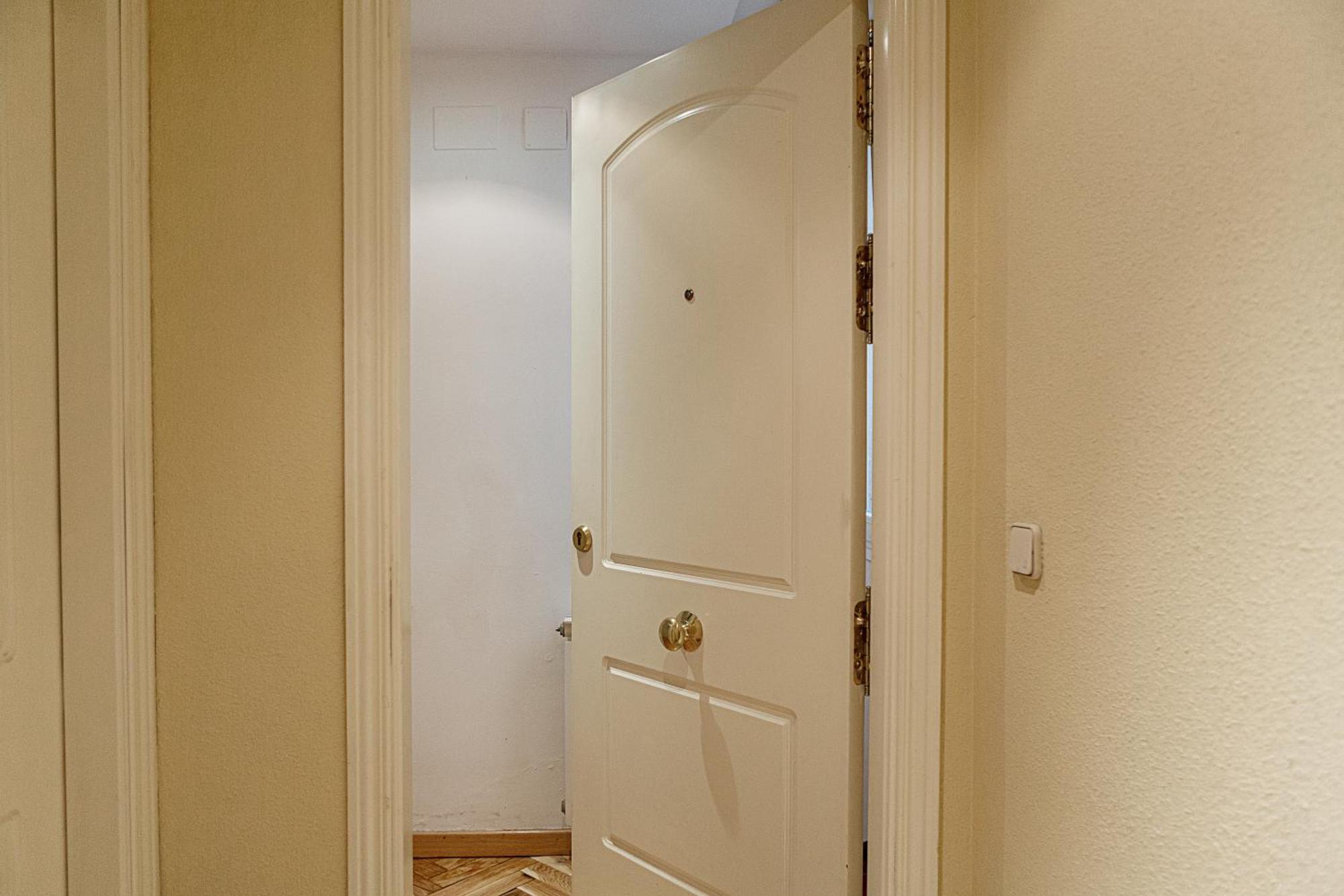 Cute 1 Bedroom Apartment With A Balcony Madrid Esterno foto