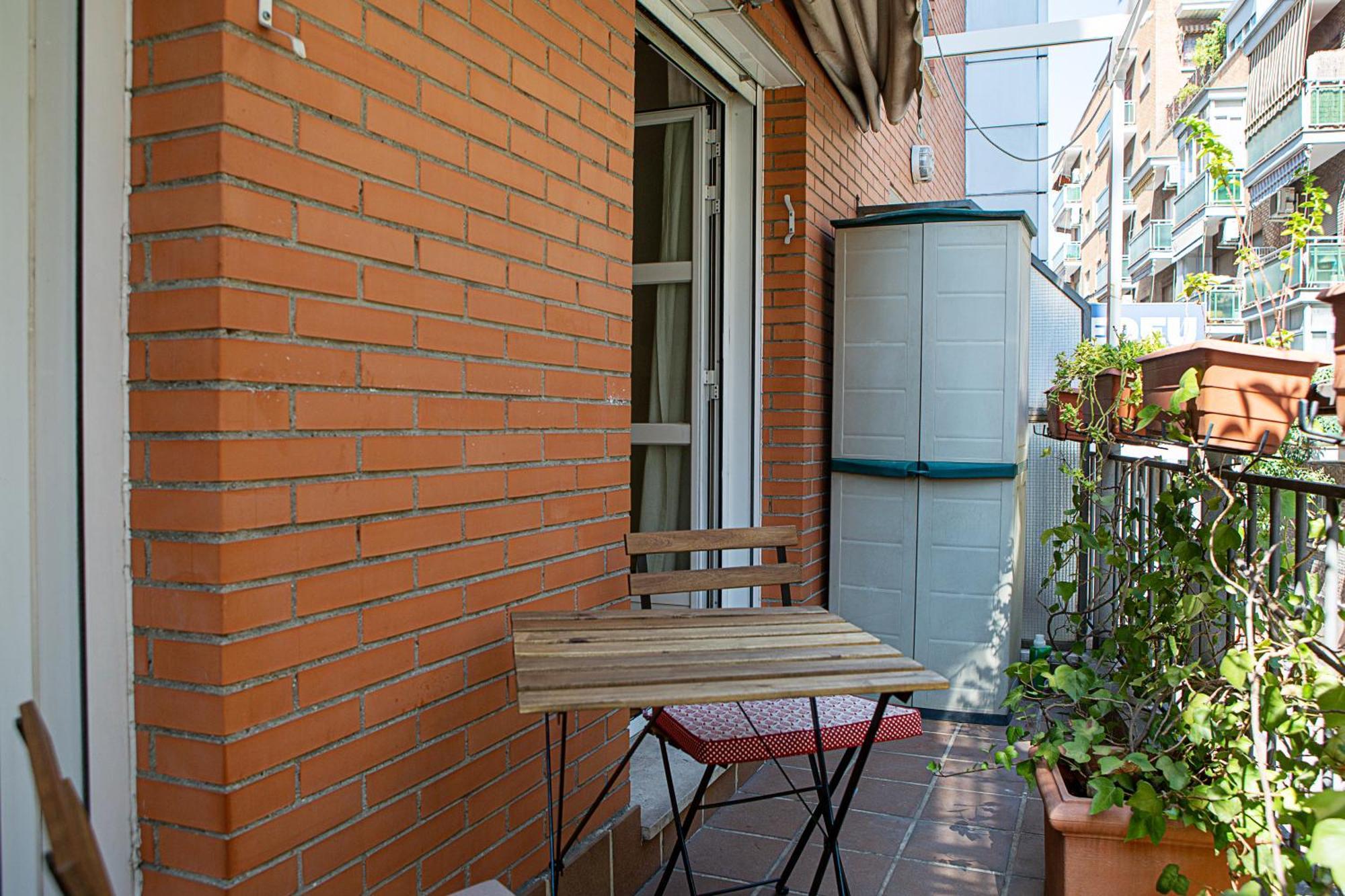 Cute 1 Bedroom Apartment With A Balcony Madrid Esterno foto